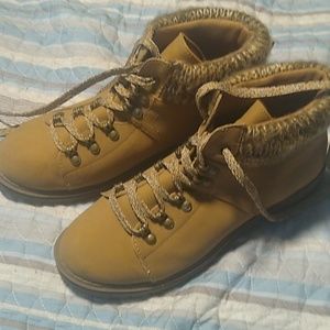 Women's Time and Tru boots.